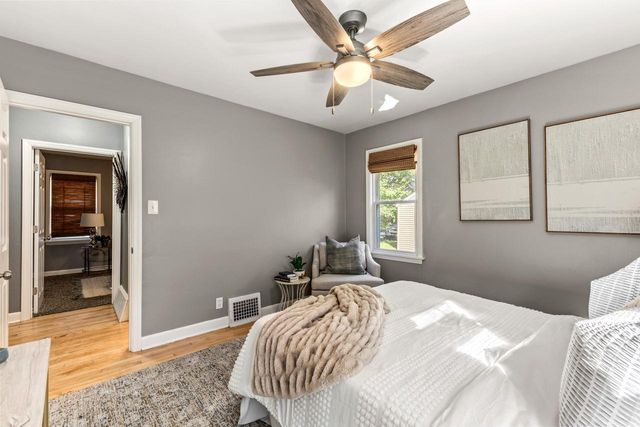 112 E Henry Clay STREET, Whitefish Bay, WI 53217
