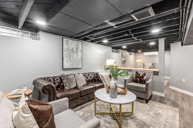 112 E Henry Clay STREET, Whitefish Bay, WI 53217