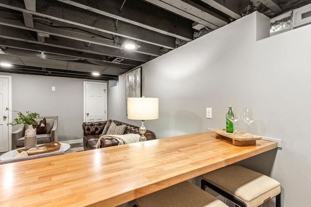 112 E Henry Clay STREET, Whitefish Bay, WI 53217
