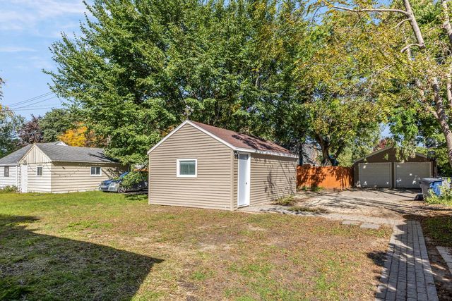 112 E Henry Clay STREET, Whitefish Bay, WI 53217