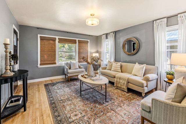 112 E Henry Clay STREET, Whitefish Bay, WI 53217