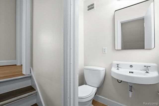 17421 Quincy Street, Detroit, MI 48221