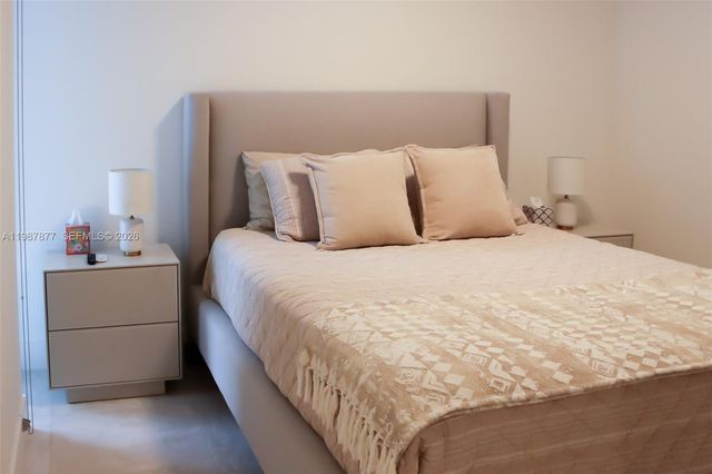 239 SW 9th St 1704, Miami, FL 33130