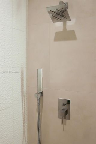 239 SW 9th St 1704, Miami, FL 33130