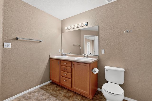 2900 Gault Trail SW, Albuquerque, NM 87121