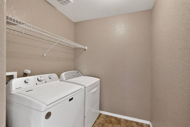 2900 Gault Trail SW, Albuquerque, NM 87121