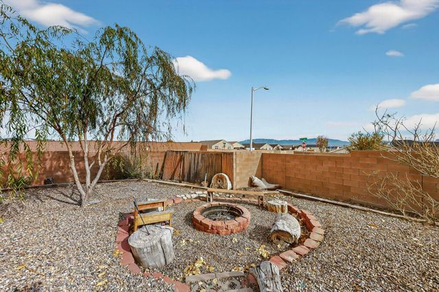 2900 Gault Trail SW, Albuquerque, NM 87121