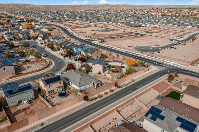 2900 Gault Trail SW, Albuquerque, NM 87121