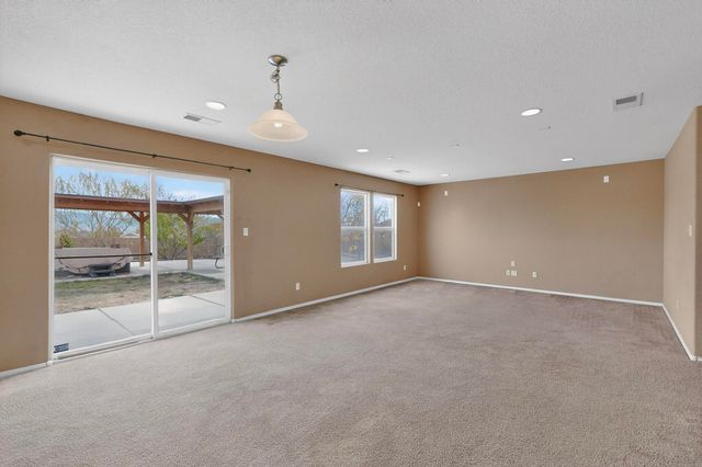 2900 Gault Trail SW, Albuquerque, NM 87121