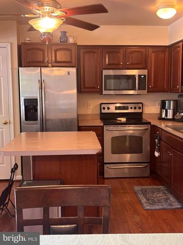 16 DARE LN, Pottstown, PA 19465