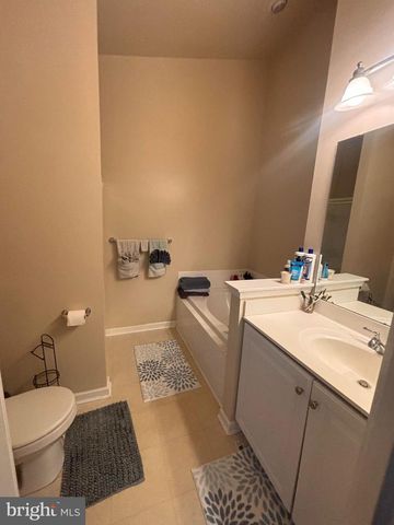 16 DARE LN, Pottstown, PA 19465