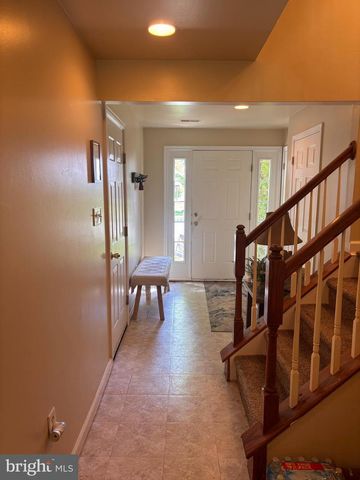 16 DARE LN, Pottstown, PA 19465