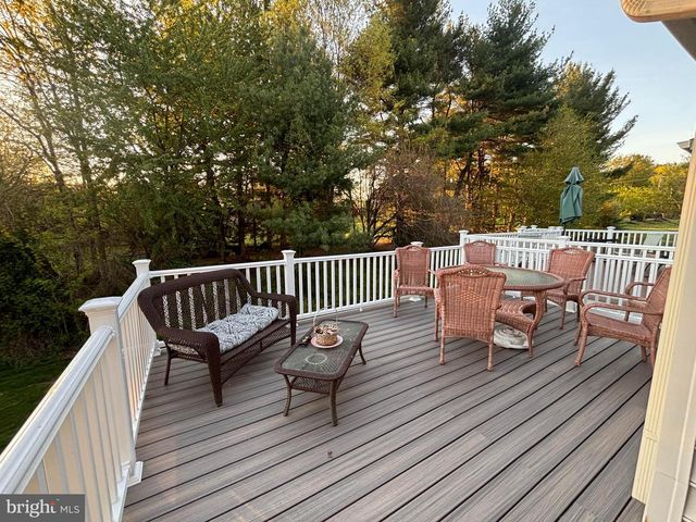 16 DARE LN, Pottstown, PA 19465