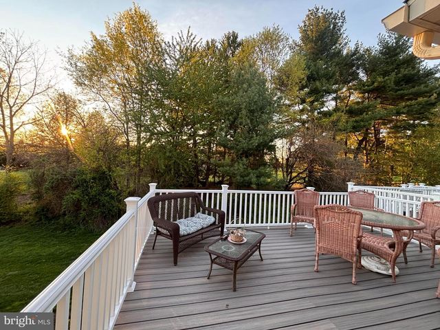 16 DARE LN, Pottstown, PA 19465