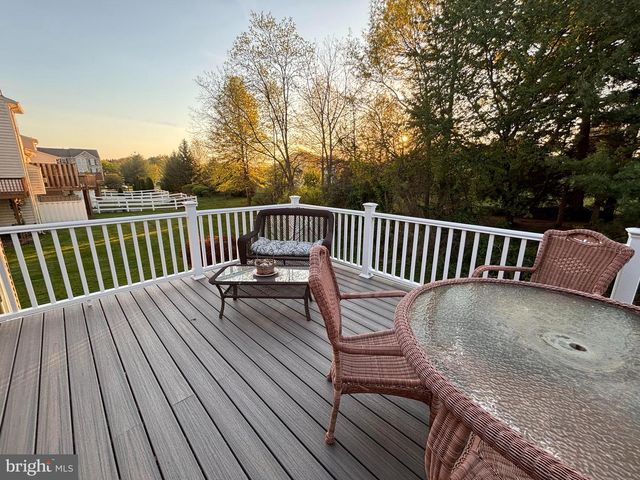16 DARE LN, Pottstown, PA 19465