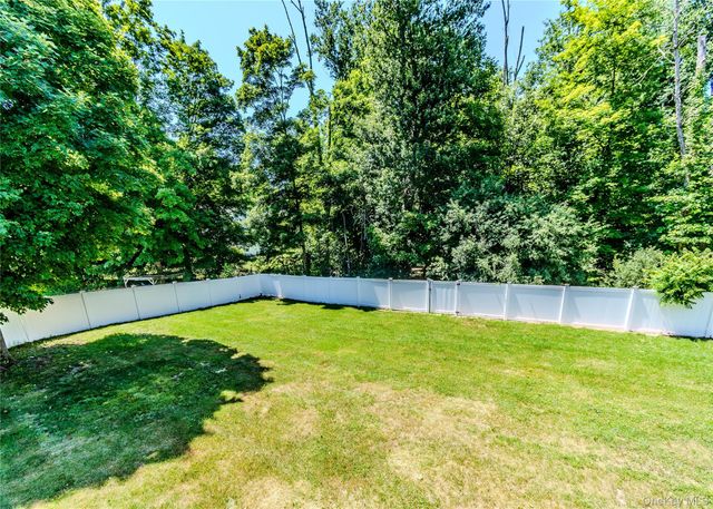 18 Baron Drive, Warwick, NY 10990