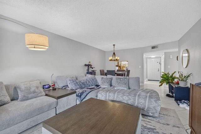 8360 Sands Point Boulevard G102, Tamarac, FL 33321