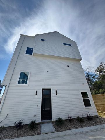 330 Janisch Road A, Houston, TX 77018