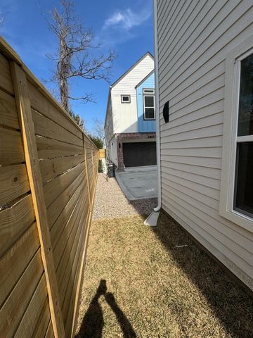 330 Janisch Road A, Houston, TX 77018