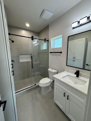 330 Janisch Road A, Houston, TX 77018