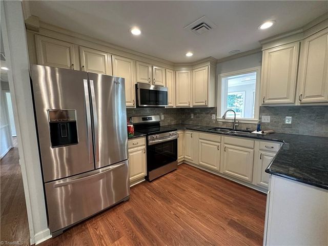 5100 Murray Road, Winston-salem, NC 27106