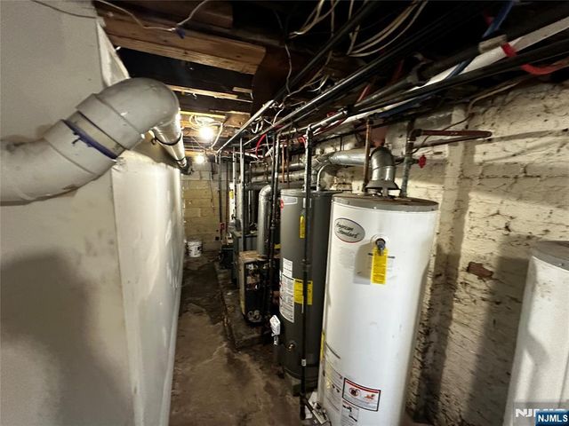 366 Summer Avenue, Newark, NJ 07104