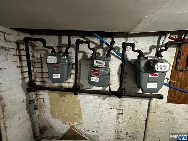 366 Summer Avenue, Newark, NJ 07104