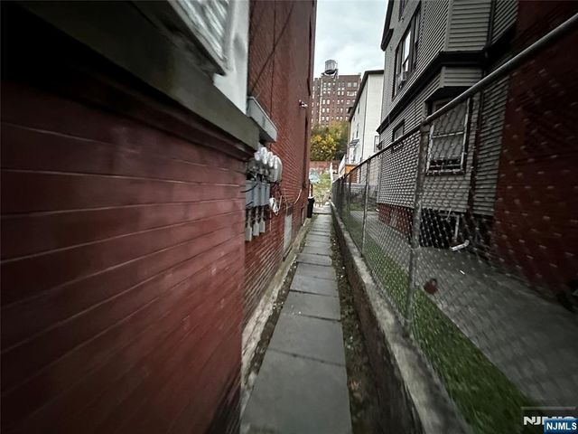 366 Summer Avenue, Newark, NJ 07104