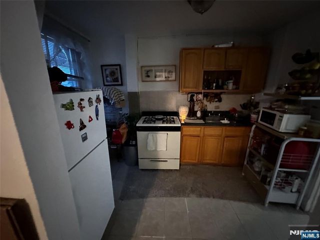 366 Summer Avenue, Newark, NJ 07104