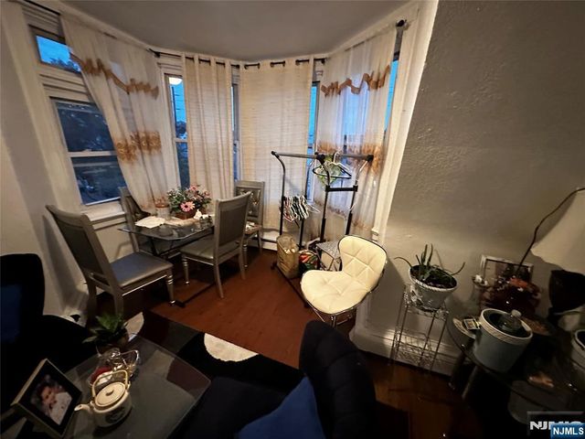 366 Summer Avenue, Newark, NJ 07104