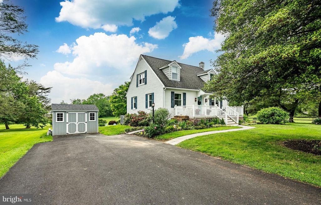 573 SCHOOL HOUSE RD, Kennett Square, PA 19348