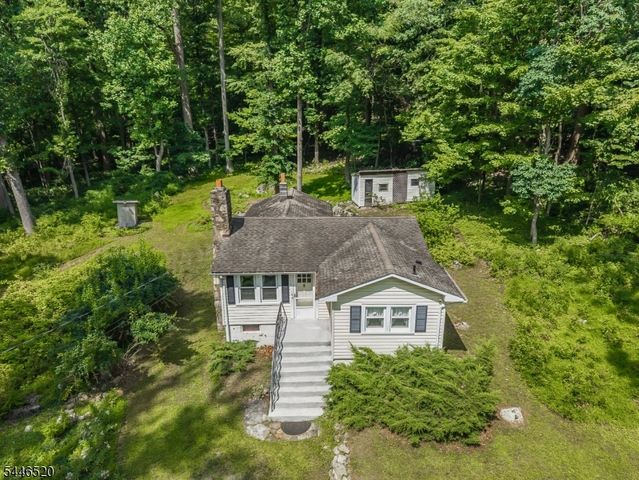 60 Fine Road, High Bridge Boro, NJ 08829