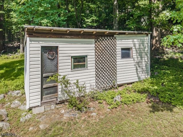 60 Fine Road, High Bridge Boro, NJ 08829