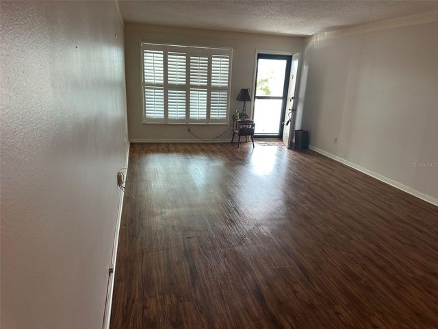 6400 46TH AVENUE N 315, Kenneth City, FL 33709