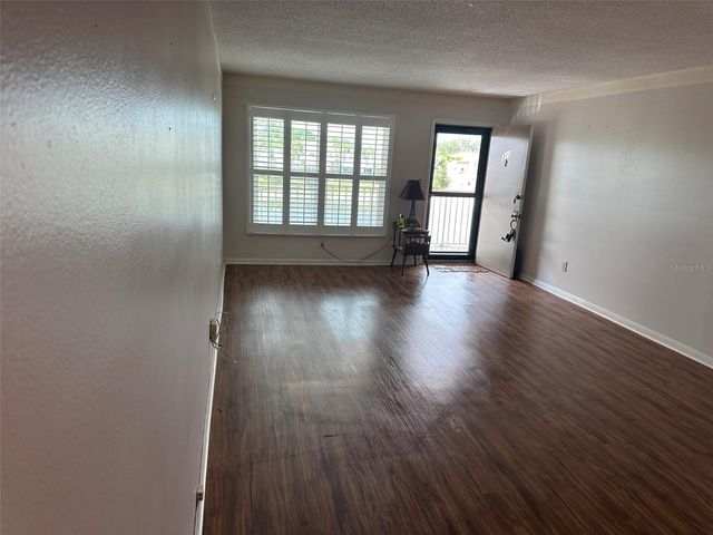 6400 46TH AVENUE N 315, Kenneth City, FL 33709