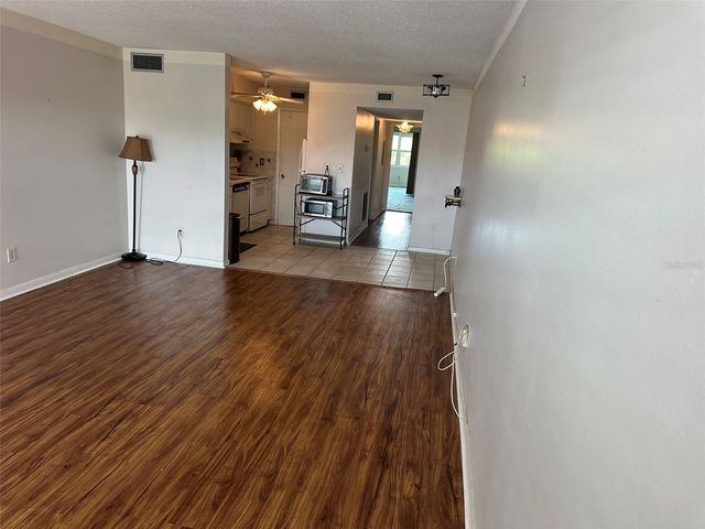 6400 46TH AVENUE N 315, Kenneth City, FL 33709