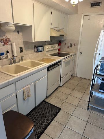 6400 46TH AVENUE N 315, Kenneth City, FL 33709