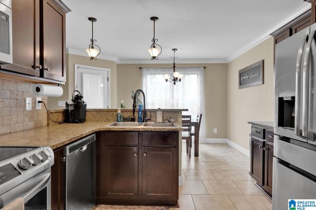 27 COUNTY ROAD 1062, Clanton, AL 35045