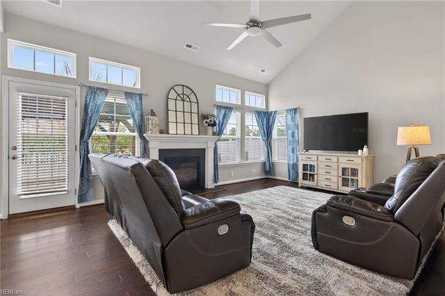 209 Bennetts Grove LN, Suffolk, VA 23435