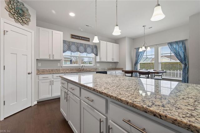 209 Bennetts Grove LN, Suffolk, VA 23435