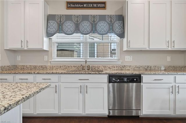 209 Bennetts Grove LN, Suffolk, VA 23435