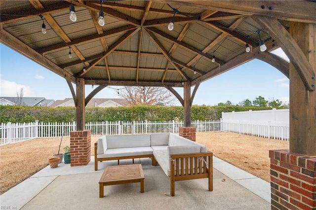 209 Bennetts Grove LN, Suffolk, VA 23435