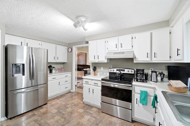 7941 Hunters Ridge Drive, West Chester, OH 45069
