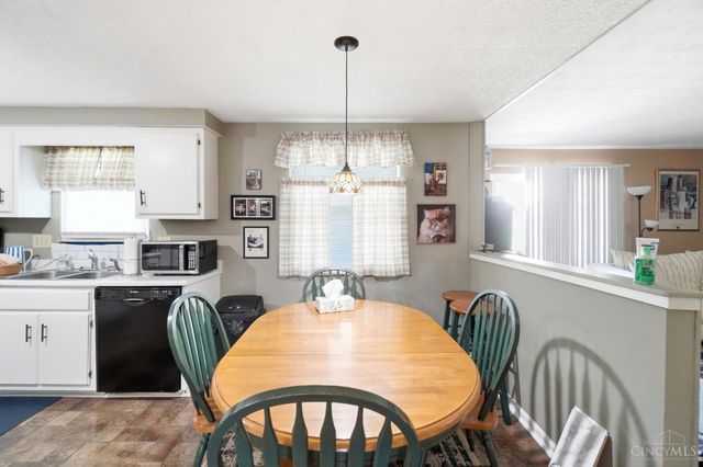 7941 Hunters Ridge Drive, West Chester, OH 45069