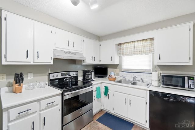 7941 Hunters Ridge Drive, West Chester, OH 45069