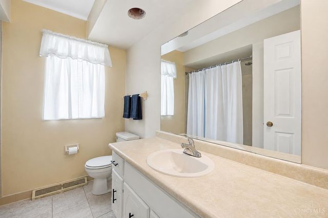 7941 Hunters Ridge Drive, West Chester, OH 45069