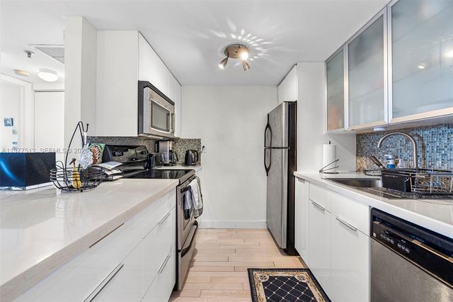 1621 Bay Rd 505, Miami Beach, FL 33139