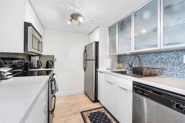 1621 Bay Rd 505, Miami Beach, FL 33139