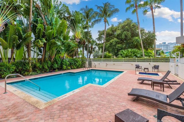 1621 Bay Rd 505, Miami Beach, FL 33139