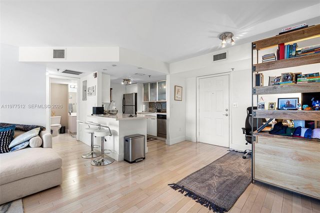 1621 Bay Rd 505, Miami Beach, FL 33139